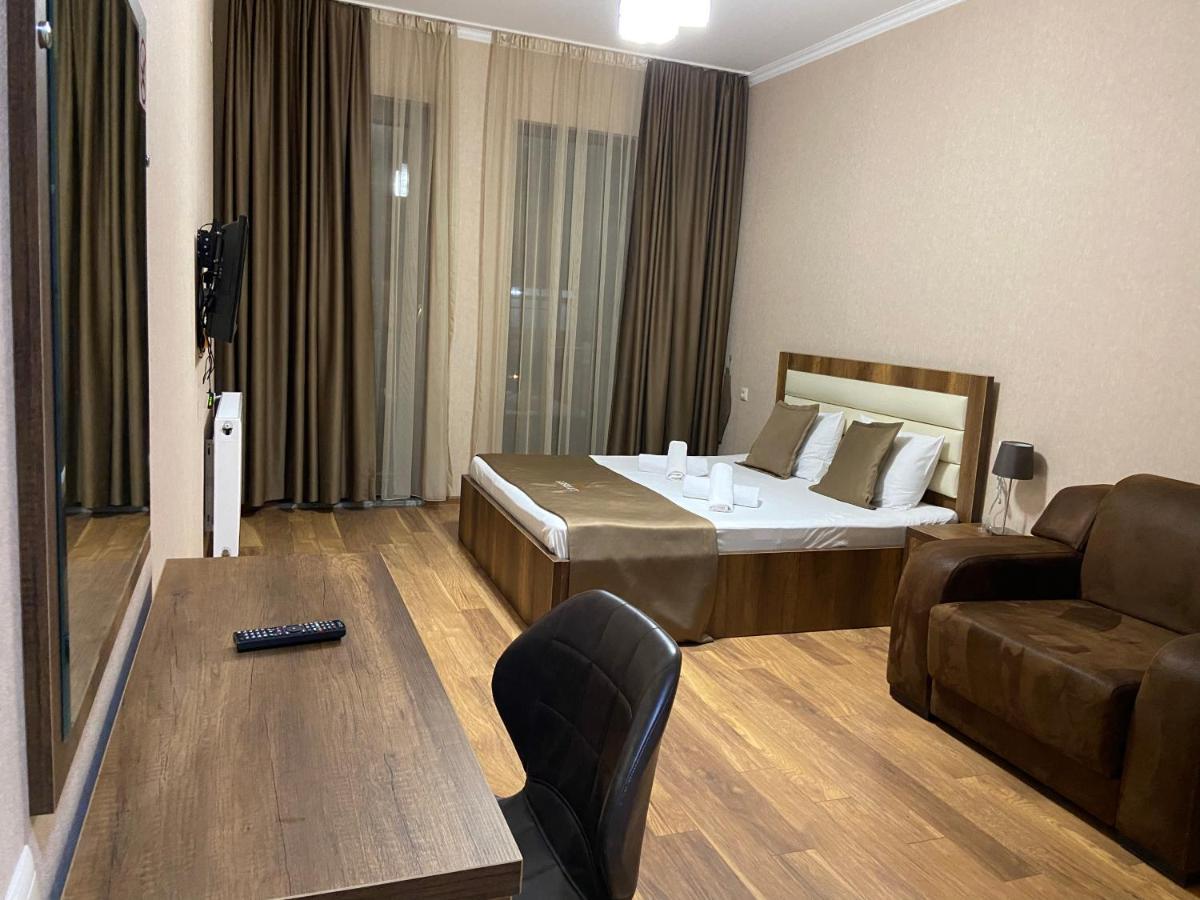 Hotel Absolut Batumi Bagian luar foto