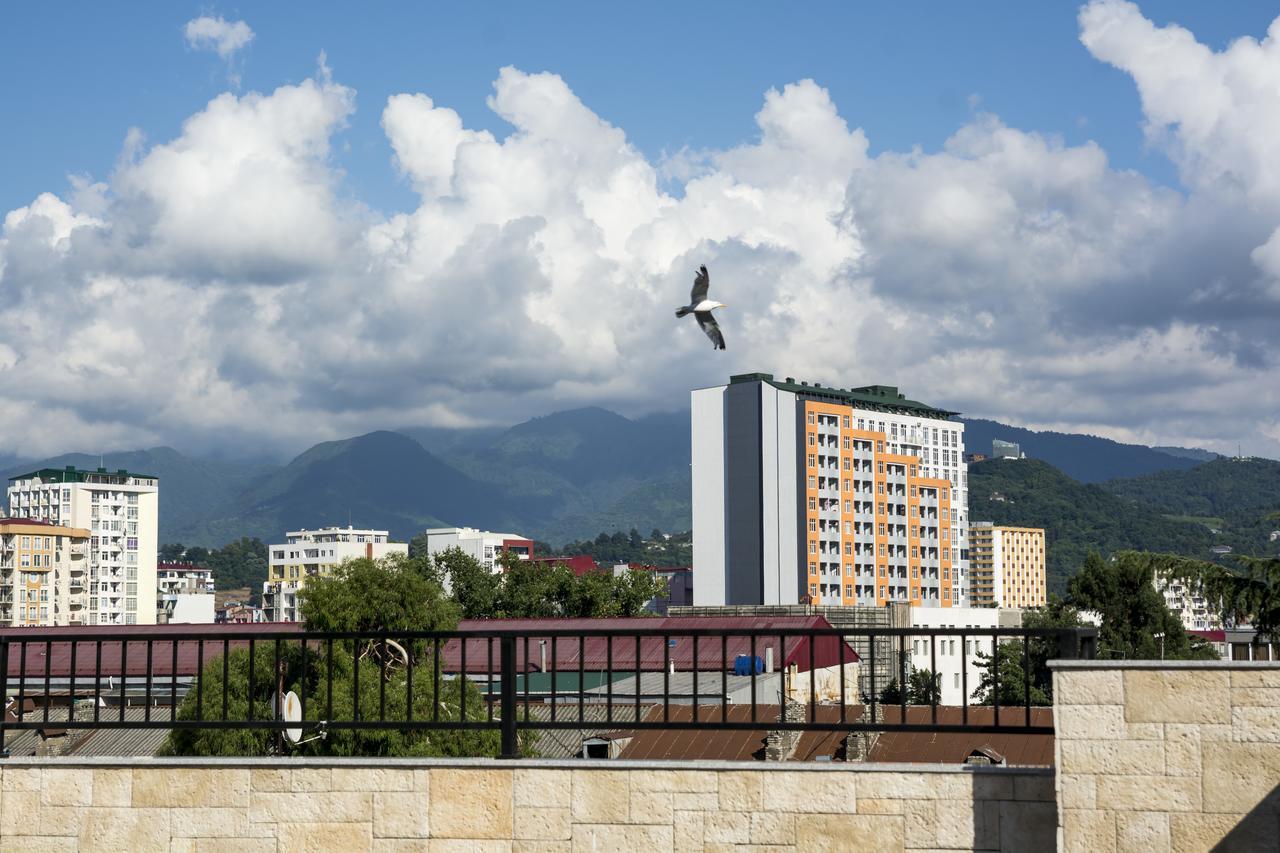 Hotel Absolut Batumi Bagian luar foto