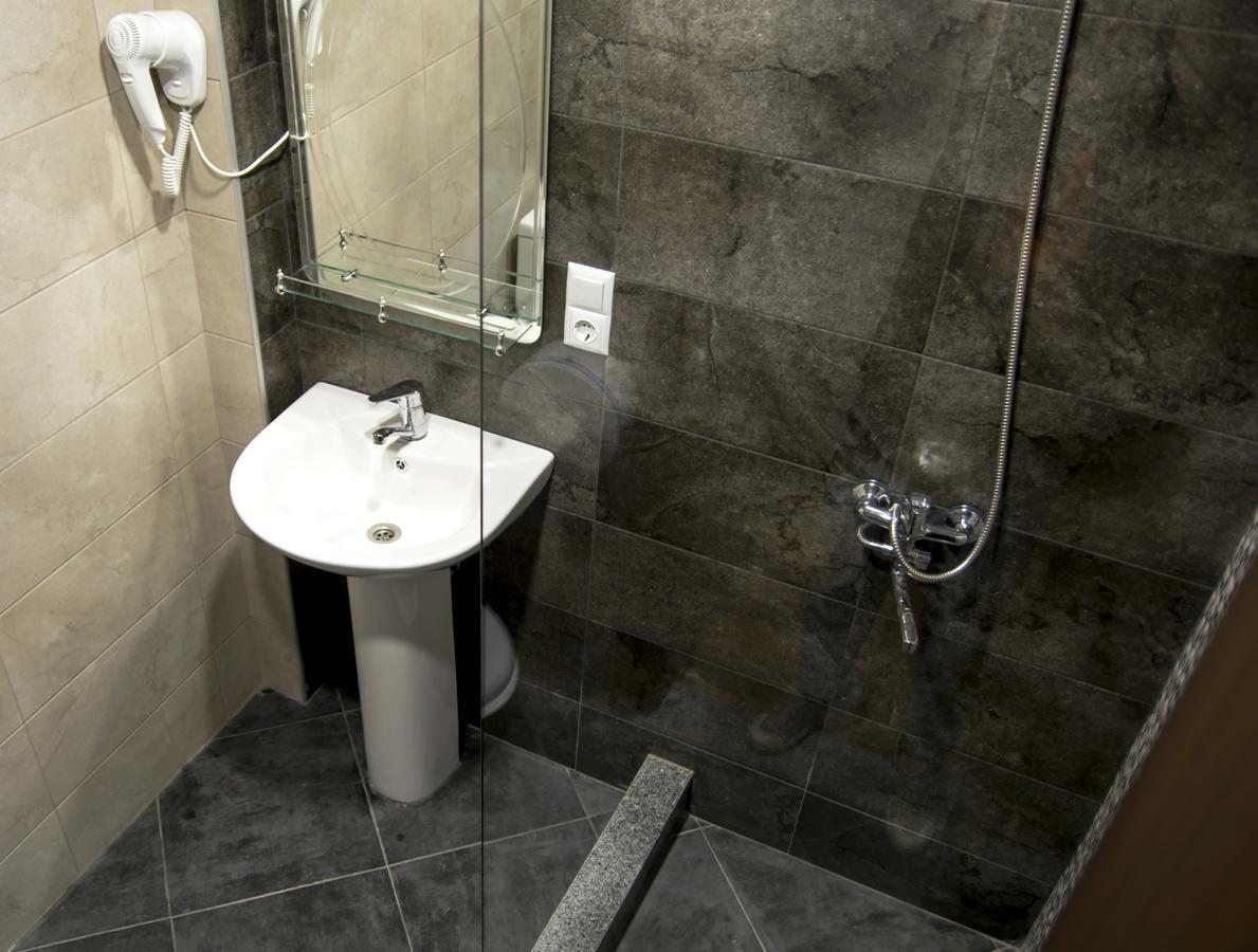 Hotel Absolut Batumi Bagian luar foto