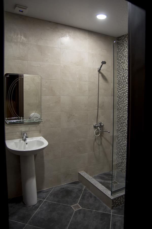 Hotel Absolut Batumi Bagian luar foto