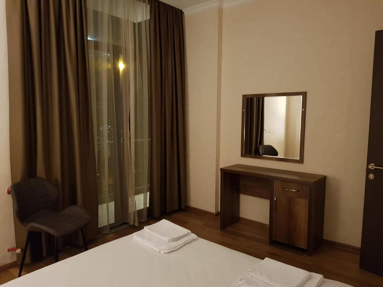 Hotel Absolut Batumi Bagian luar foto